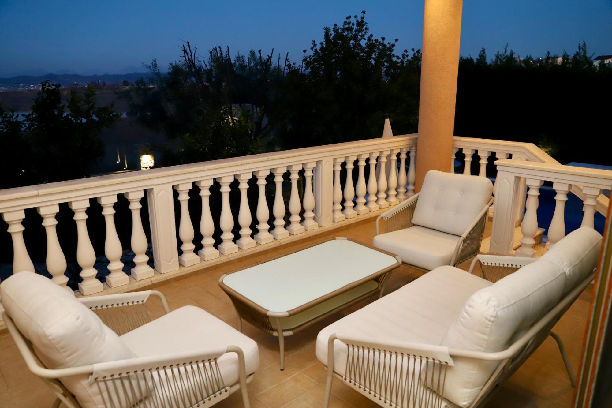 Green Villa With Private Pool Durrës Exterior foto